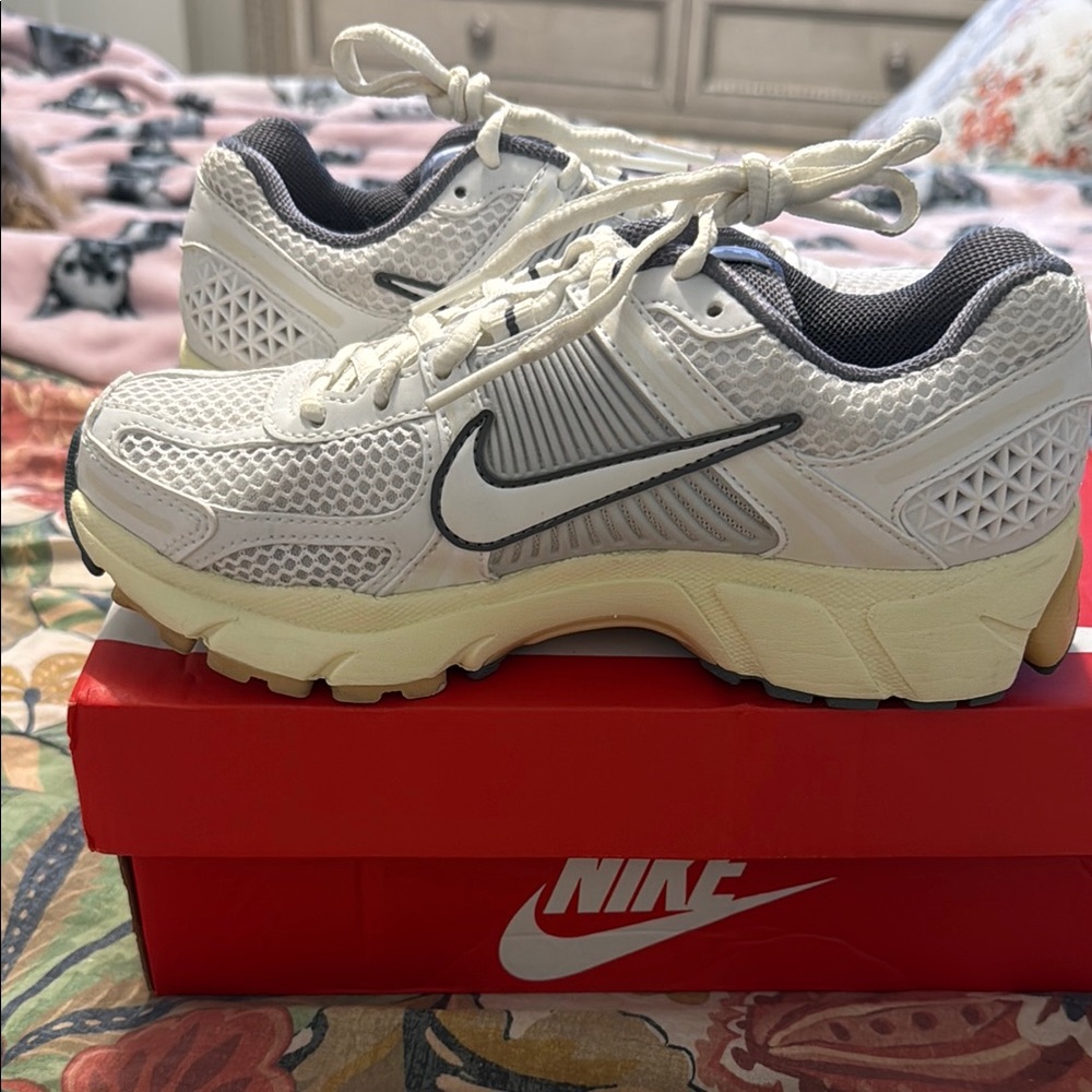 Nike White and Gray Sneakers